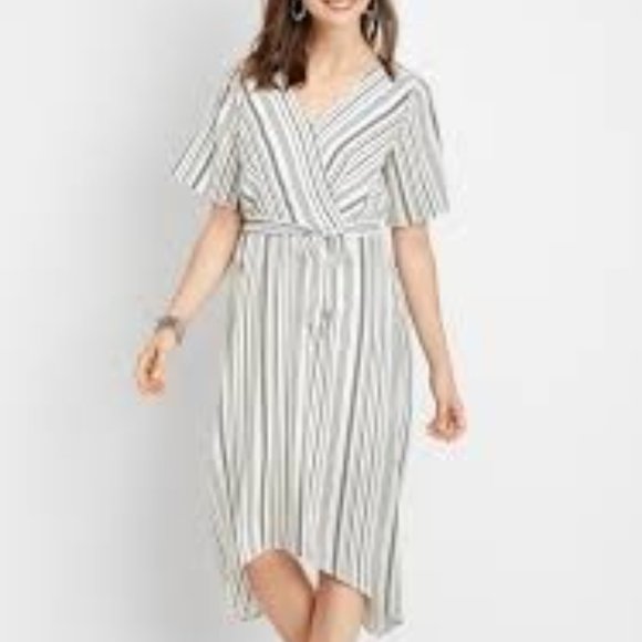 ⭐️ Host Pick⭐️ Maurices |  White/ Black Striped Asymmetrical Hemline Dress - Picture 1 of 12